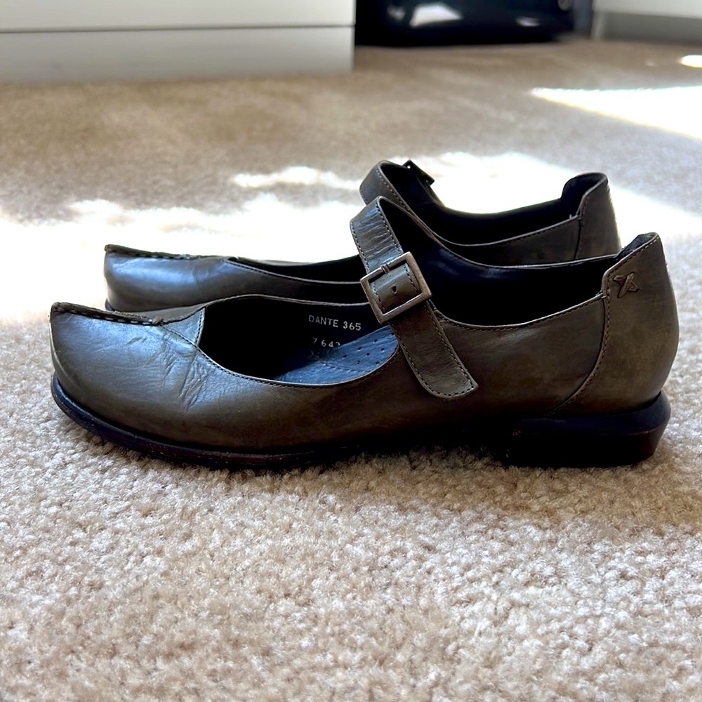 EVERYBODY By BZ MODA Green Leather Dante 36.5